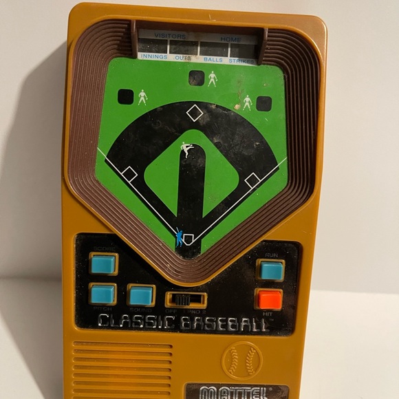CLASSIC BASEBALL Electronic Handheld Game Mattel 2001 EXCELLENT - Picture 1 of 2